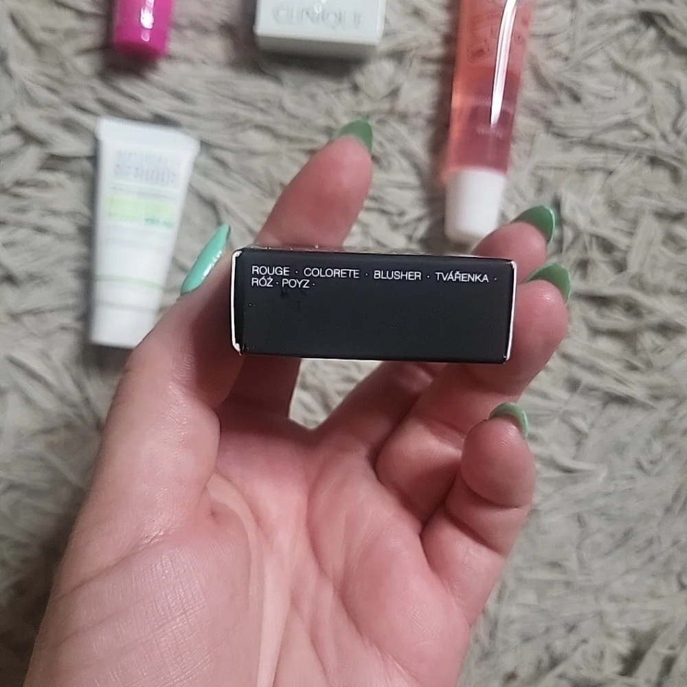 Beauty Bundle Makeup Skin Nars Blush Clinique Eyeshadow Duo Moisturizer Lips ✨️